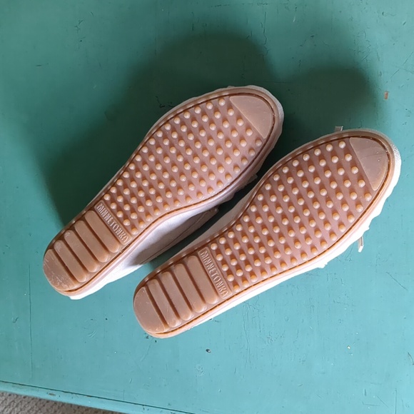 Minnetonka Moko Kobayashi Beaded Bee Moccasins - Picture 8 of 11